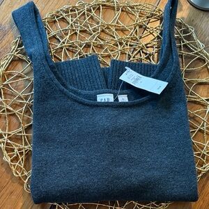 NWT...GAP- Beautiful, Heather Grey, Sweater Tank - Size XL